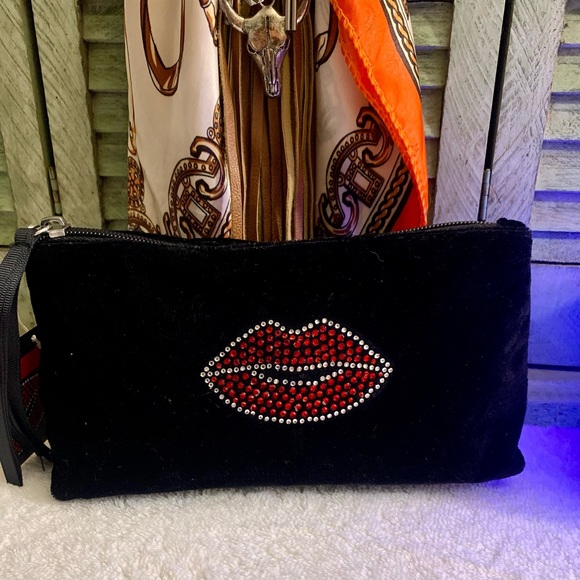 🌹Modella ,Velvet Clutch🌹FREE🌹free in your bundle🌹#MDG - Picture 1 of 12